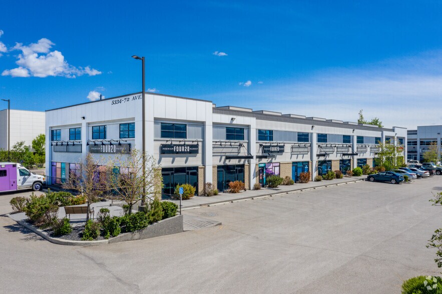 5334 72nd Ave SE, Calgary, AB à louer - Photo de l’immeuble – Image 1 sur 5