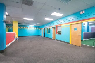 Plus de détails pour 6327 Woodland Ave, Philadelphia, PA - Local commercial à louer