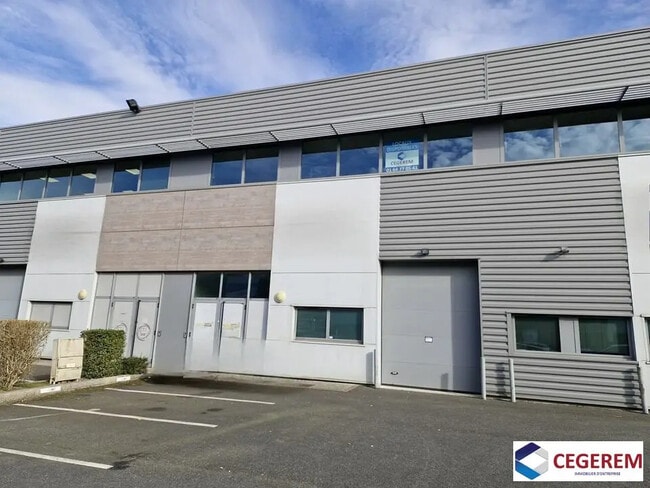 Plus de détails pour Local d’activités à vendre