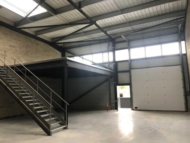 Local d’activités dans Beychac-et-Caillau à louer - Photo intérieure – Image 1 sur 4
