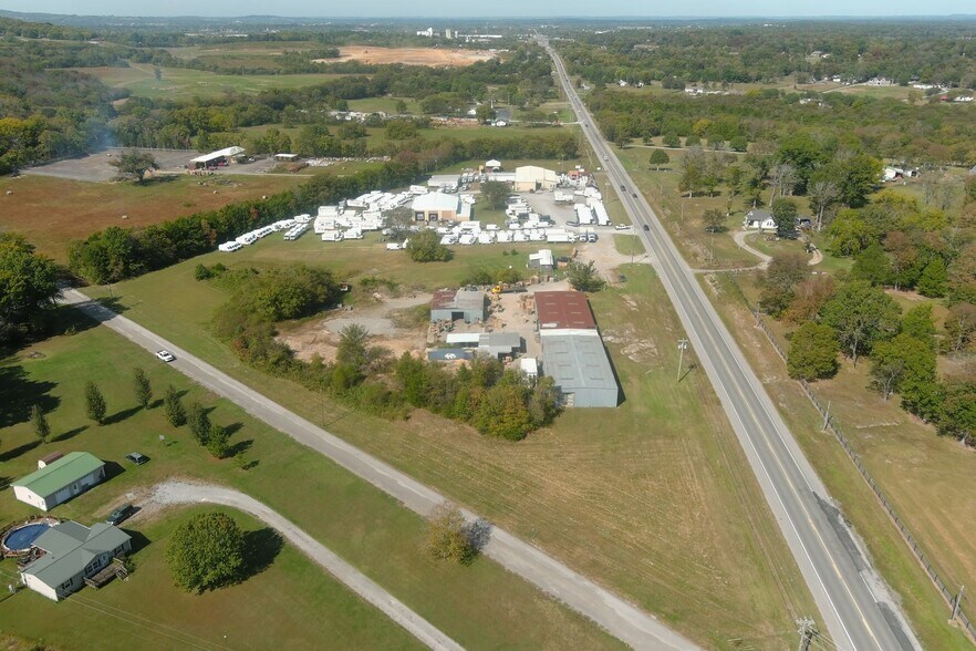1818 Sparta Pike, Lebanon, TN à vendre - Photo de l’immeuble – Image 2 sur 2