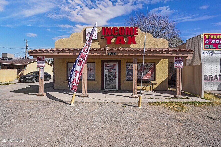 3984 Doniphan Dr, El Paso, TX à vendre - Photo de l’immeuble – Image 2 sur 31