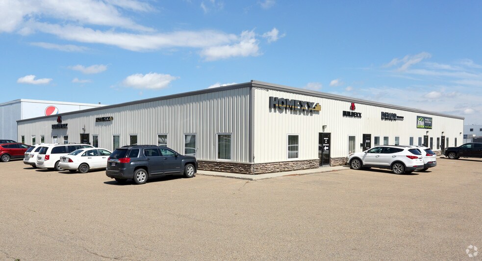 18150 111th Ave NW, Edmonton, AB à louer - Photo principale – Image 1 sur 6