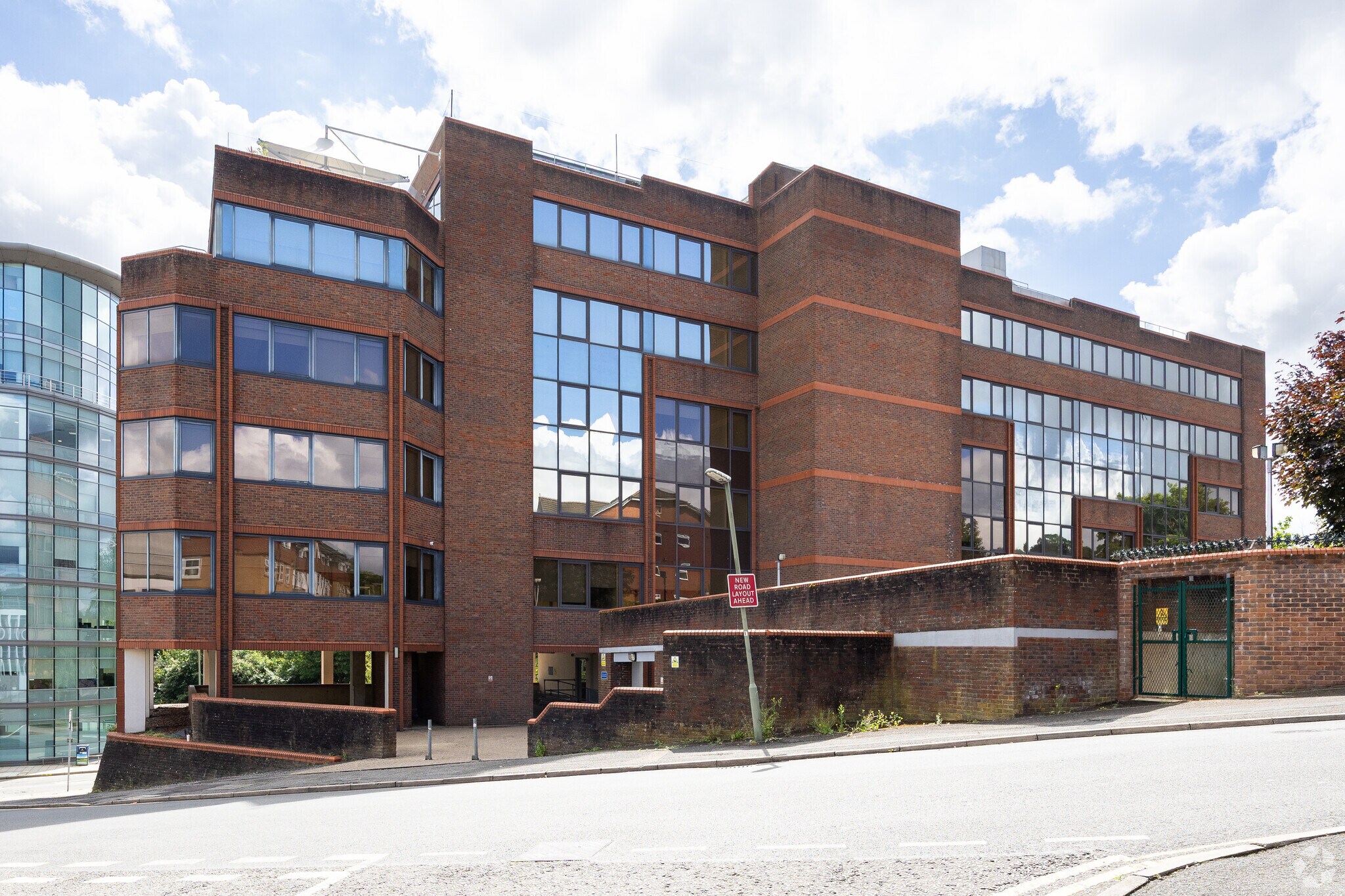 55-57 High St, Redhill à louer Photo de l’immeuble– Image 1 sur 4