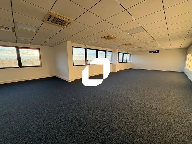 Bureau dans Saint-Priest à louer - Photo intérieure – Image 3 sur 14