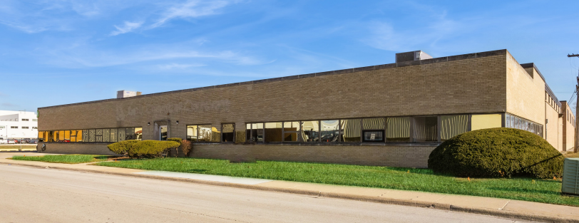 1975 N Hawthorne Ave, Melrose Park, IL à louer - Photo de l’immeuble – Image 1 sur 4