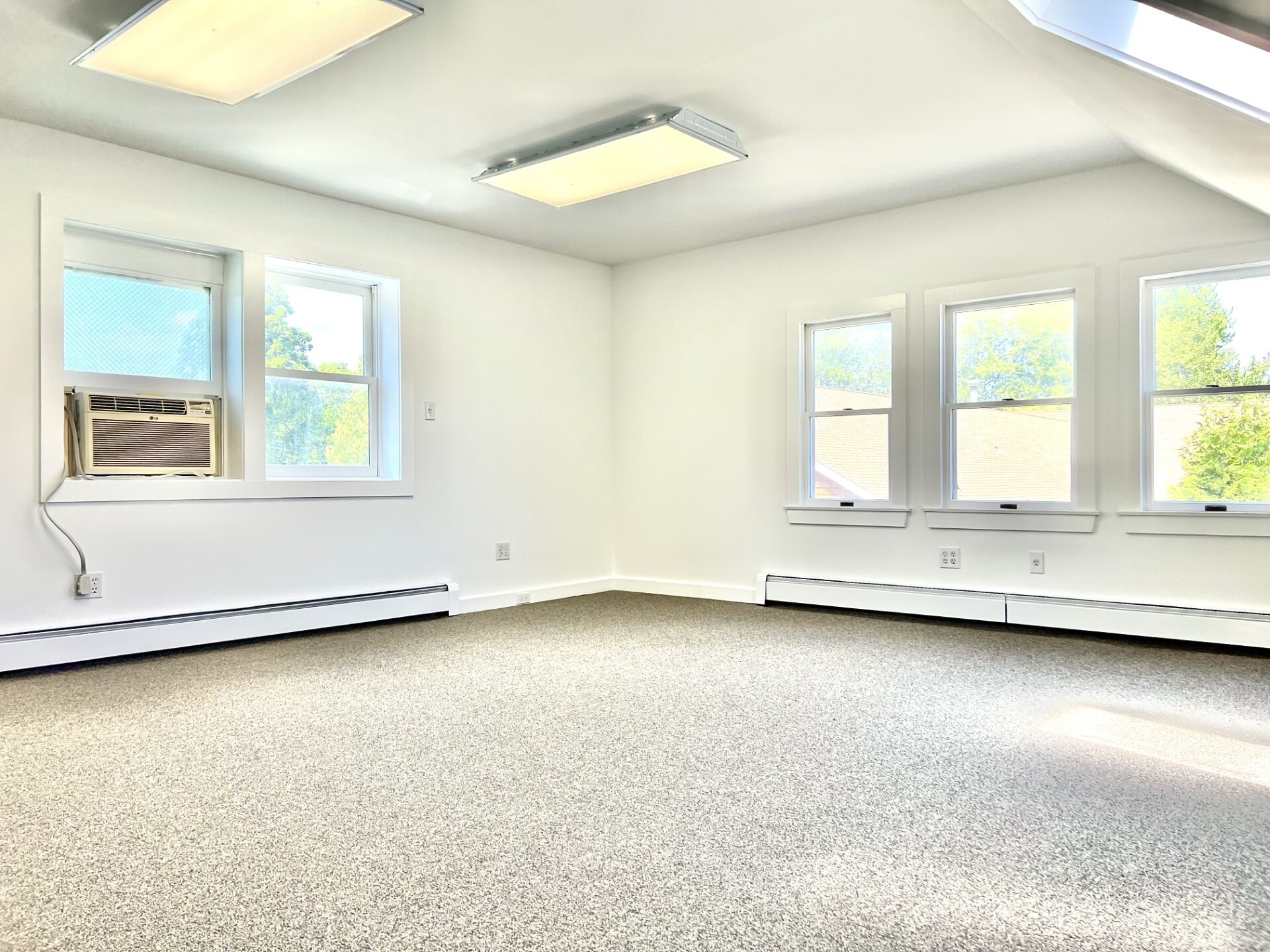 7 Muchmore Ln, East Hampton, NY à louer Photo intérieure– Image 1 sur 2