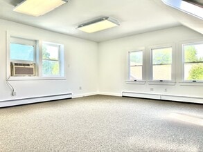 7 Muchmore Ln, East Hampton, NY à louer Photo intérieure– Image 1 sur 2