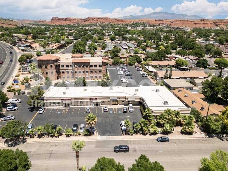 595 S Bluff St, Saint George, UT à louer - Photo de l’immeuble – Image 2 sur 3