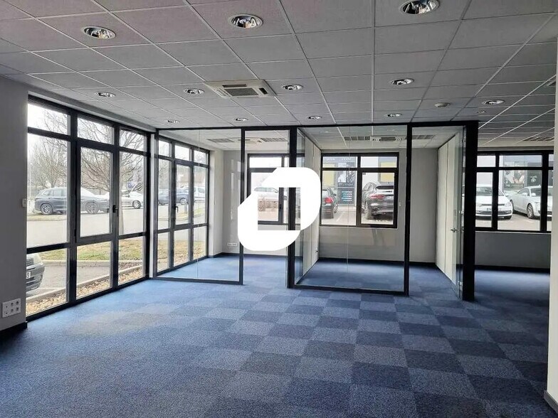Bureau dans Villefranche-sur-Saône à louer - Photo de l’immeuble – Image 1 sur 7
