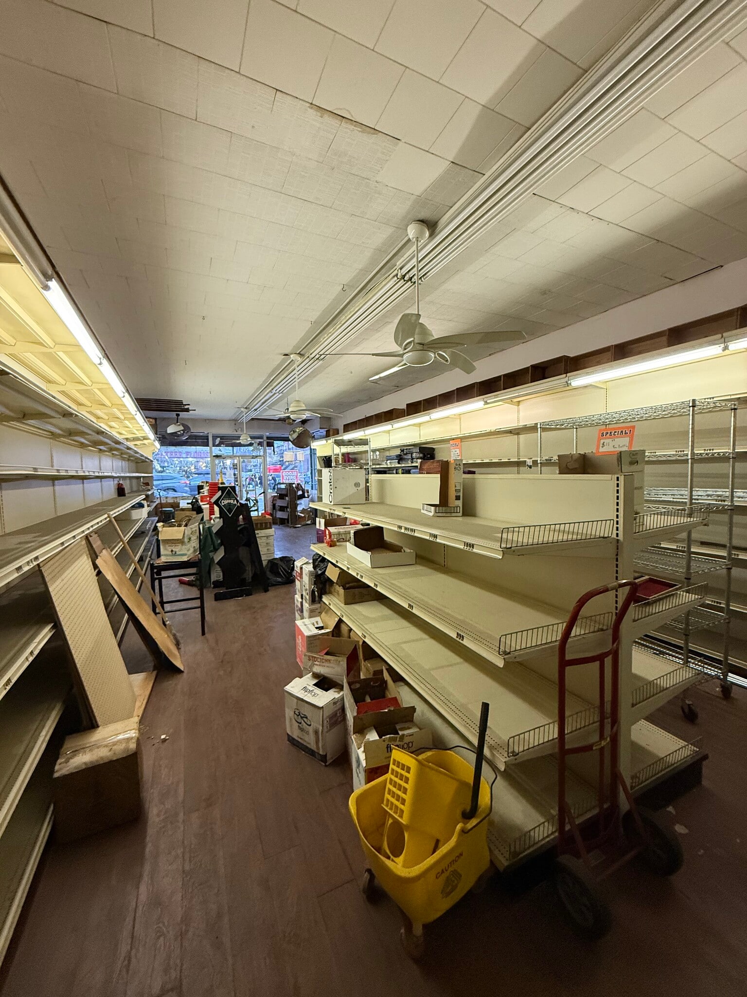 7624 3rd Ave, Brooklyn, NY à louer Photo intérieure– Image 1 sur 3