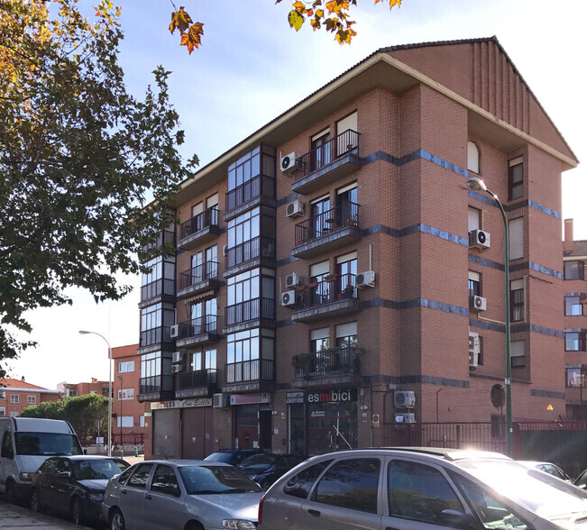 Calle Ávila, 1, Alcobendas, Madrid à vendre - Photo de l’immeuble – Image 2 sur 2