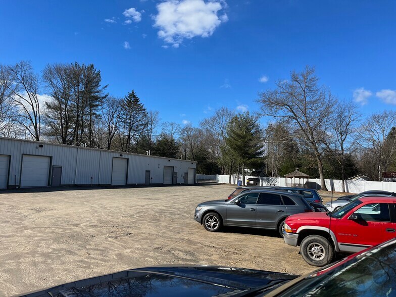 65 Kingsbury Ave, Tolland, CT à louer - Photo de l’immeuble – Image 3 sur 8