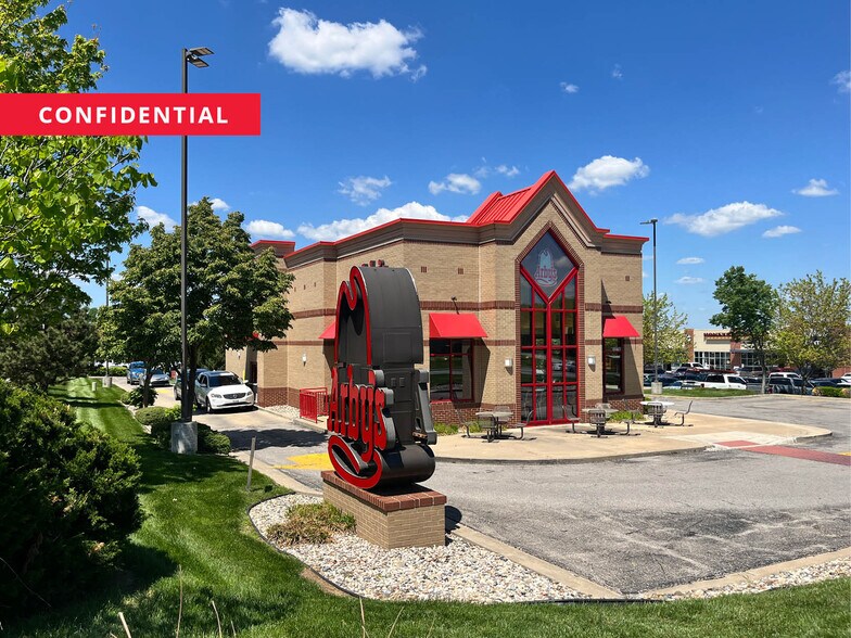 13790 S Blackbob Rd, Olathe, KS à louer - Photo de l’immeuble – Image 1 sur 1
