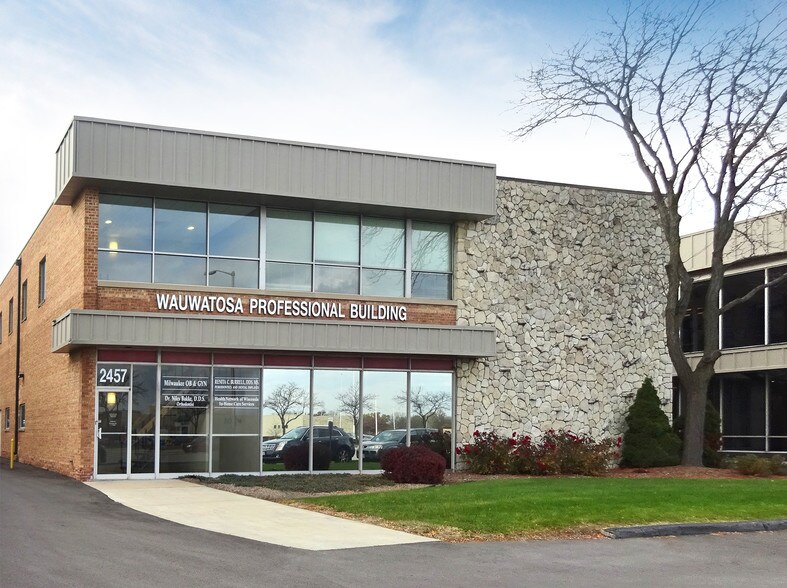 2457 N Mayfair Rd, Milwaukee, WI à louer - Autre – Image 1 sur 1