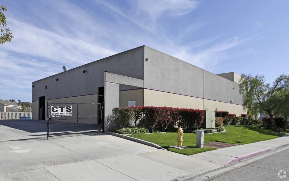 964 Borra Pl, Escondido, CA à louer - Photo de l’immeuble – Image 3 sur 3