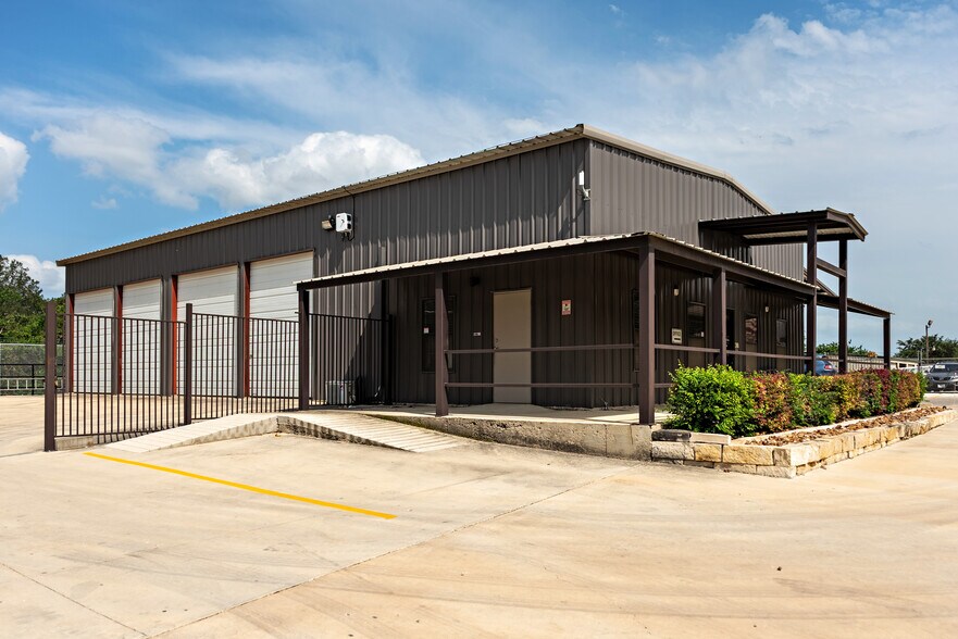 18838 FM 2252, San Antonio, TX à louer - Photo de l’immeuble – Image 3 sur 10