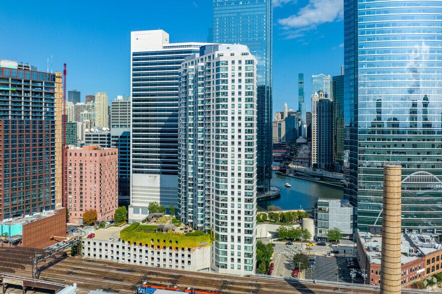 300 N Canal St, Chicago, IL à vendre - Photo de l’immeuble – Image 1 sur 45