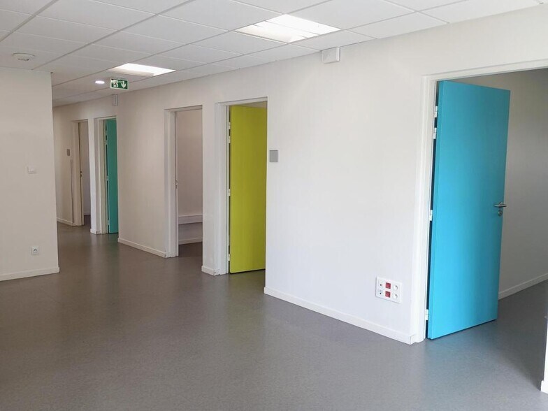 2 Rue Geneviève Anthonioz De Gaulle, Saint-Vallier à louer - Photo intérieure – Image 2 sur 12