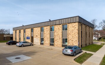 24025 Greater Mack Ave, Saint Clair Shores, MI à louer Photo de l’immeuble– Image 1 sur 1