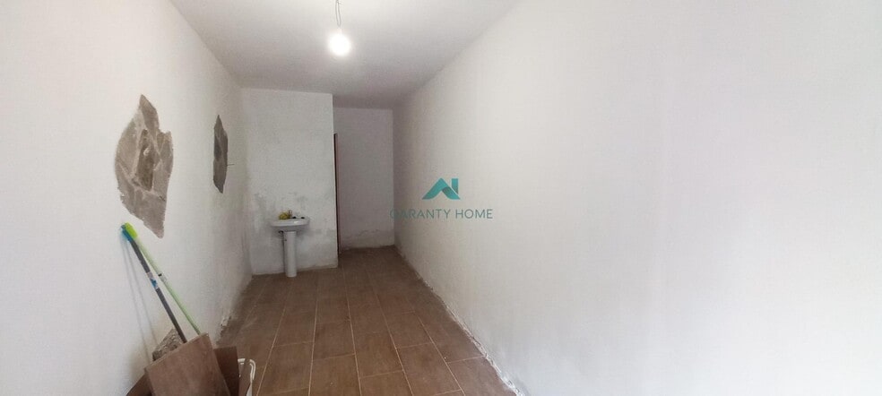 Local commercial dans Laredo, Cantabria à vendre - Photo intérieure – Image 2 sur 4