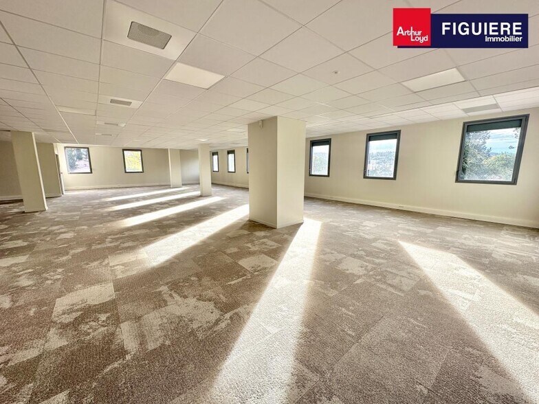560 Avenue Du Club Hippique, Aix-en-Provence à louer - Photo de l’immeuble – Image 2 sur 14