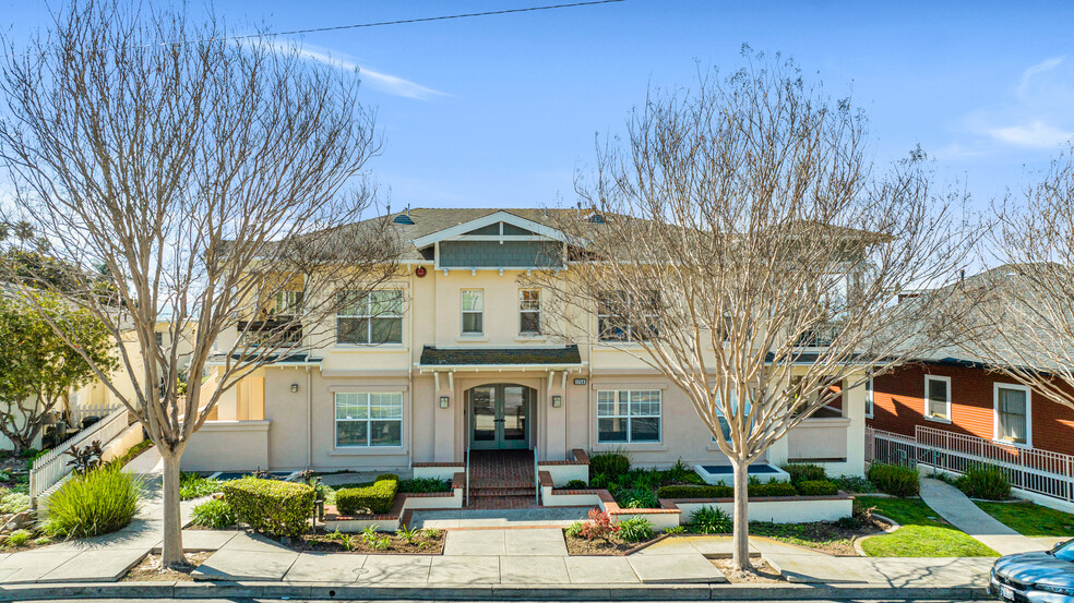 1256 E Main St, Ventura, CA à vendre - Photo de l’immeuble – Image 3 sur 59