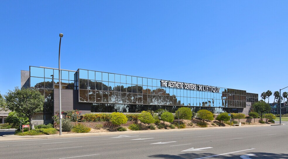 3701 Birch St, Newport Beach, CA à louer - Photo de l’immeuble – Image 1 sur 27