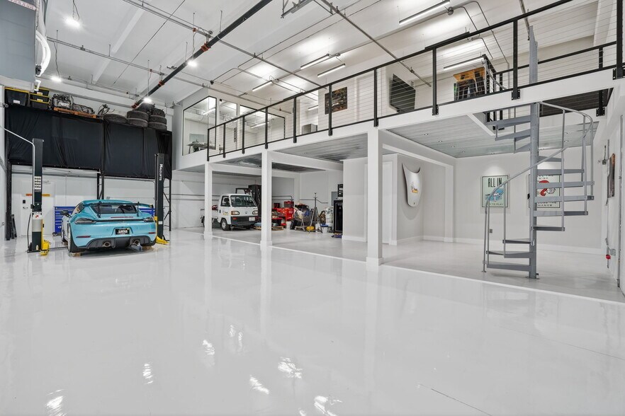 13500 SW 134 Ave, Miami, FL à louer - Photo de l’immeuble – Image 2 sur 17