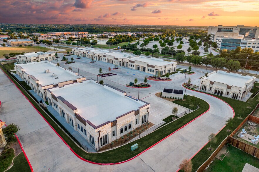 2168 Lake Forest Dr, McKinney, TX à louer - Photo de l’immeuble – Image 3 sur 6