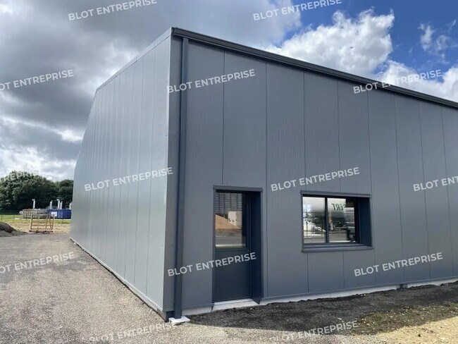 Plus de détails pour Local d'activités à louer