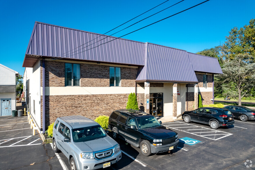 2605 Durham Rd, Bristol, PA à louer - Photo principale – Image 1 sur 11