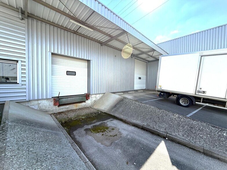 Industriel/Logistique dans Besançon à louer - Photo de l’immeuble – Image 2 sur 6