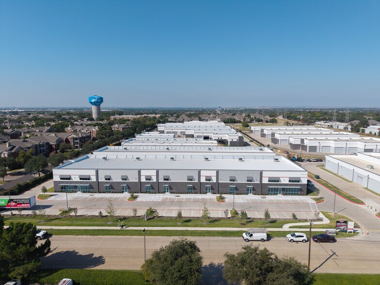 2313 Tarpley rd, Carrollton, TX à vendre - Photo de l’immeuble – Image 2 sur 9