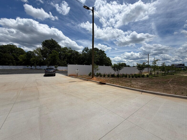 160 N Anderson Rd, Rock Hill, SC à vendre - Photo de la construction – Image 2 sur 4
