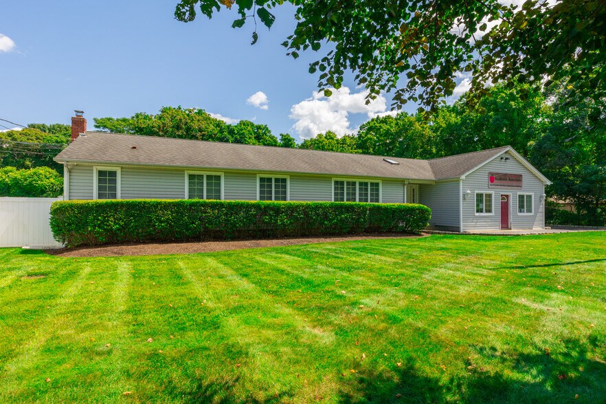 501 William Floyd Pky, Shirley, NY à louer - Photo de l’immeuble – Image 2 sur 19