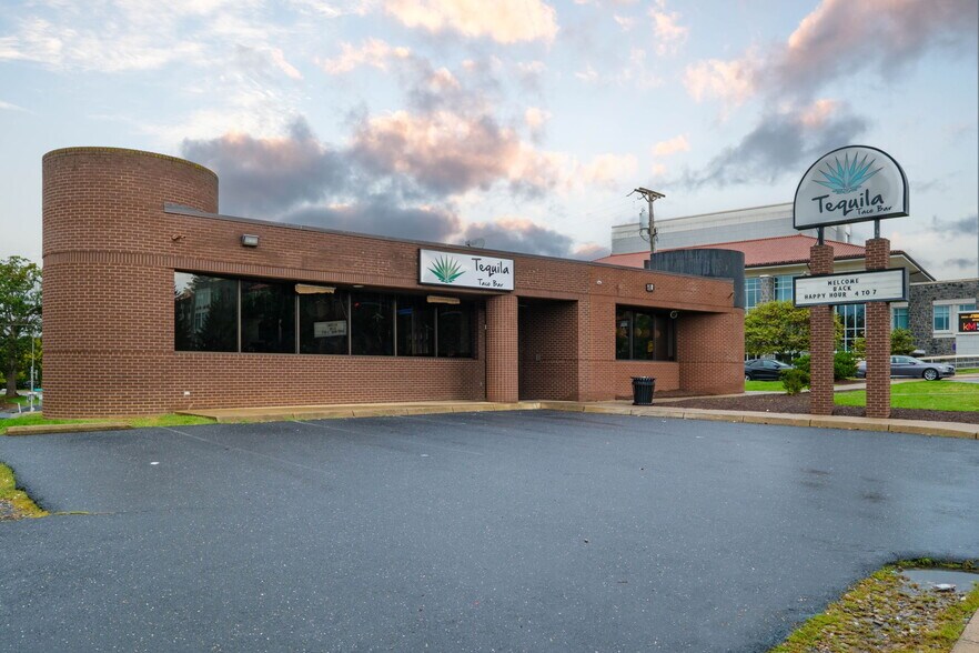 1007 S Main St, Harrisonburg, VA à louer - Photo de l’immeuble – Image 1 sur 29