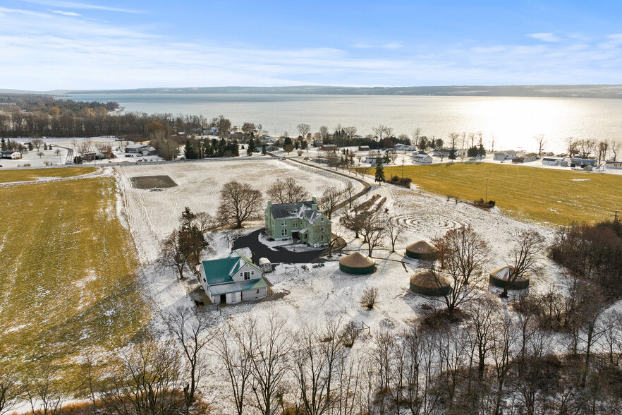 563 Yale Farm Rd, Romulus, NY à vendre - Photo de l’immeuble – Image 2 sur 48