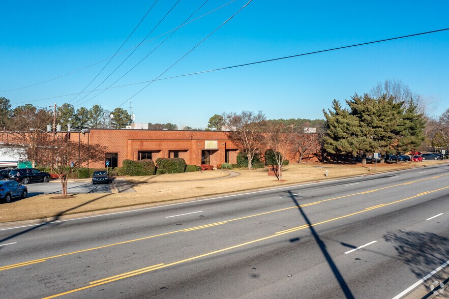 1600 Mountain Industrial Blvd, Stone Mountain, GA à louer - Photo principale – Image 2 sur 8