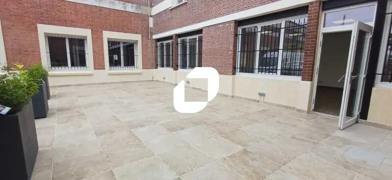 Bureau dans Aubergenville à louer - Photo de l’immeuble – Image 2 sur 7