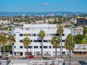 10811 Washington Blvd, Culver City, CA à louer Photo de l’immeuble– Image 1 sur 2