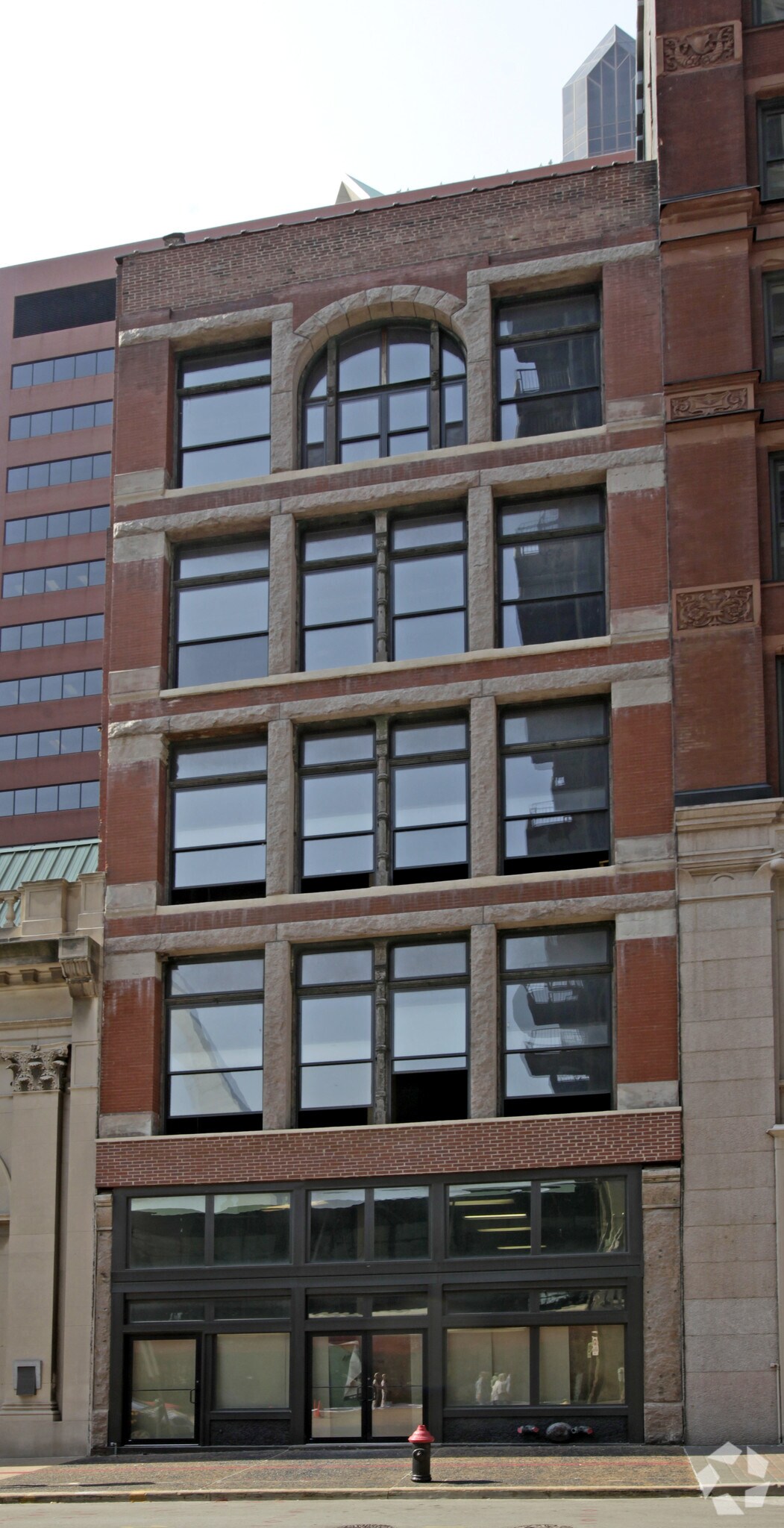 209 N 4th St, Saint Louis, MO à louer Photo principale– Image 1 sur 15