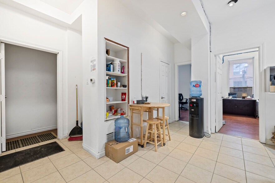 86 Dalhousie St, Toronto, ON à vendre - Photo de l’immeuble – Image 2 sur 4
