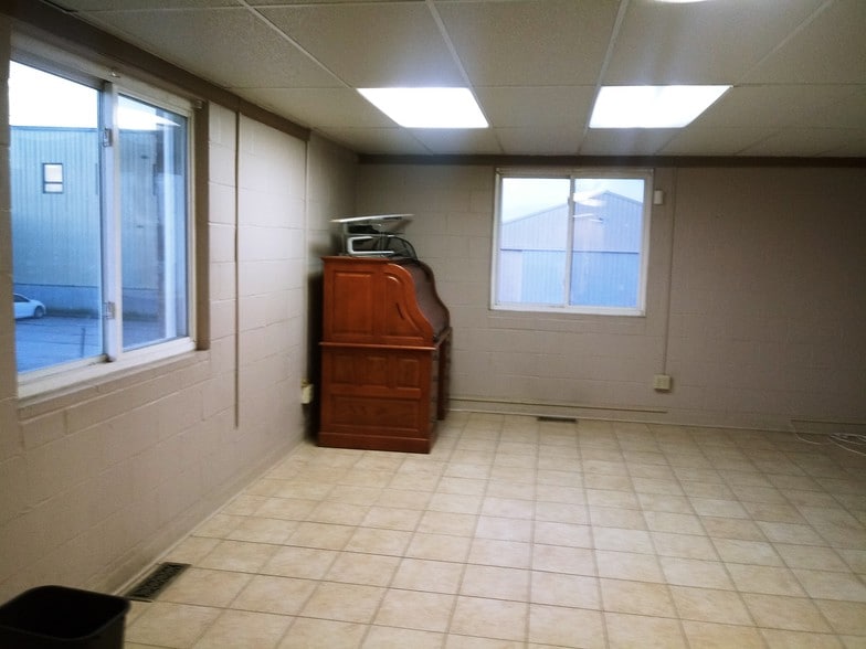 8870 Frost Ave, Saint Louis, MO à louer - Photo intérieure – Image 3 sur 25