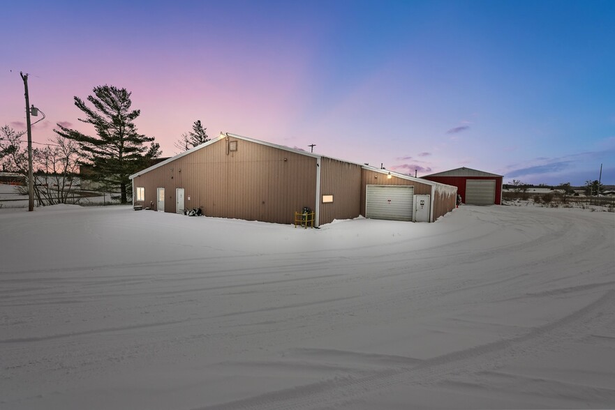 402 Huron St, Grayling, MI à vendre - Photo principale – Image 1 sur 23