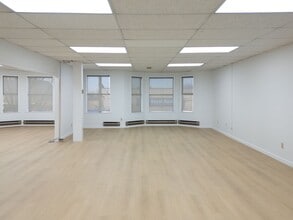 1714-1718 Commercial Dr, Vancouver, BC à louer Photo intérieure– Image 1 sur 5
