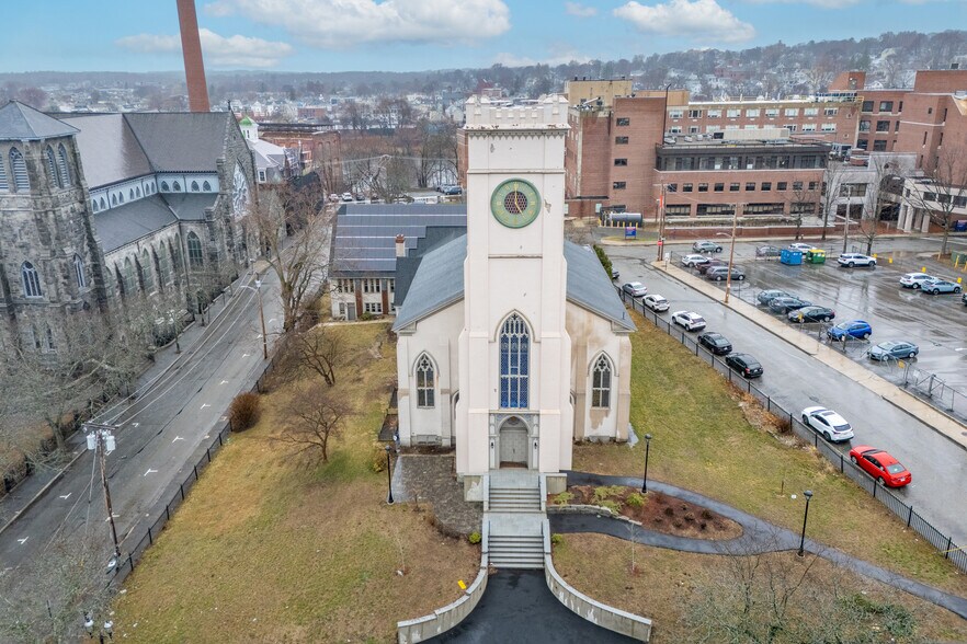 180 Merrimack St, Lowell, MA à vendre - Photo de l’immeuble – Image 2 sur 32