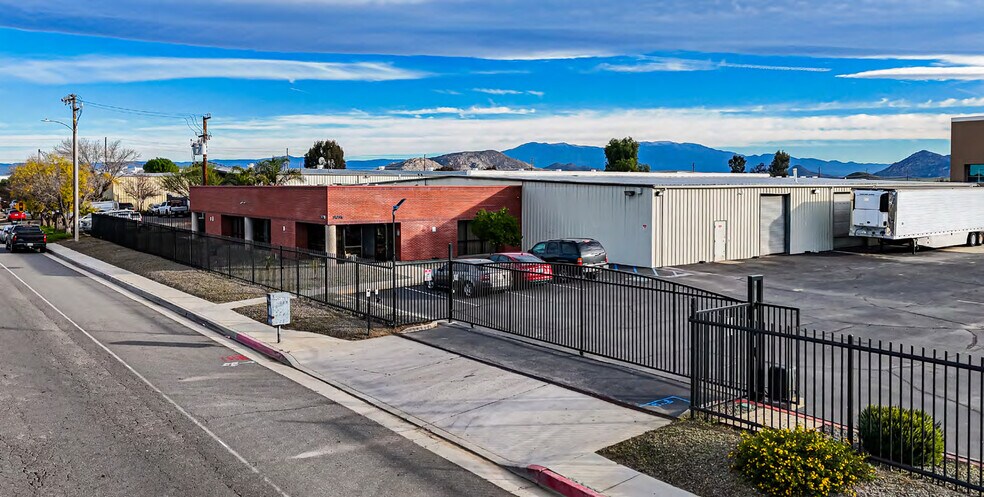 3091 Indian Ave, Perris, CA à vendre - Photo de l’immeuble – Image 3 sur 12