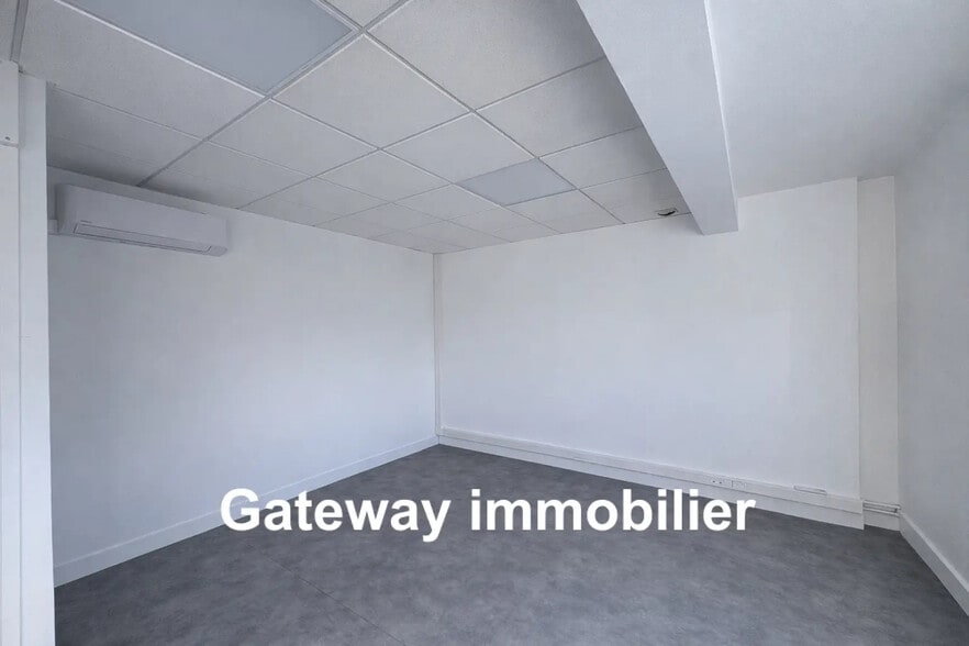 Bureau dans Clermont-Ferrand à louer - Photo de l’immeuble – Image 3 sur 7