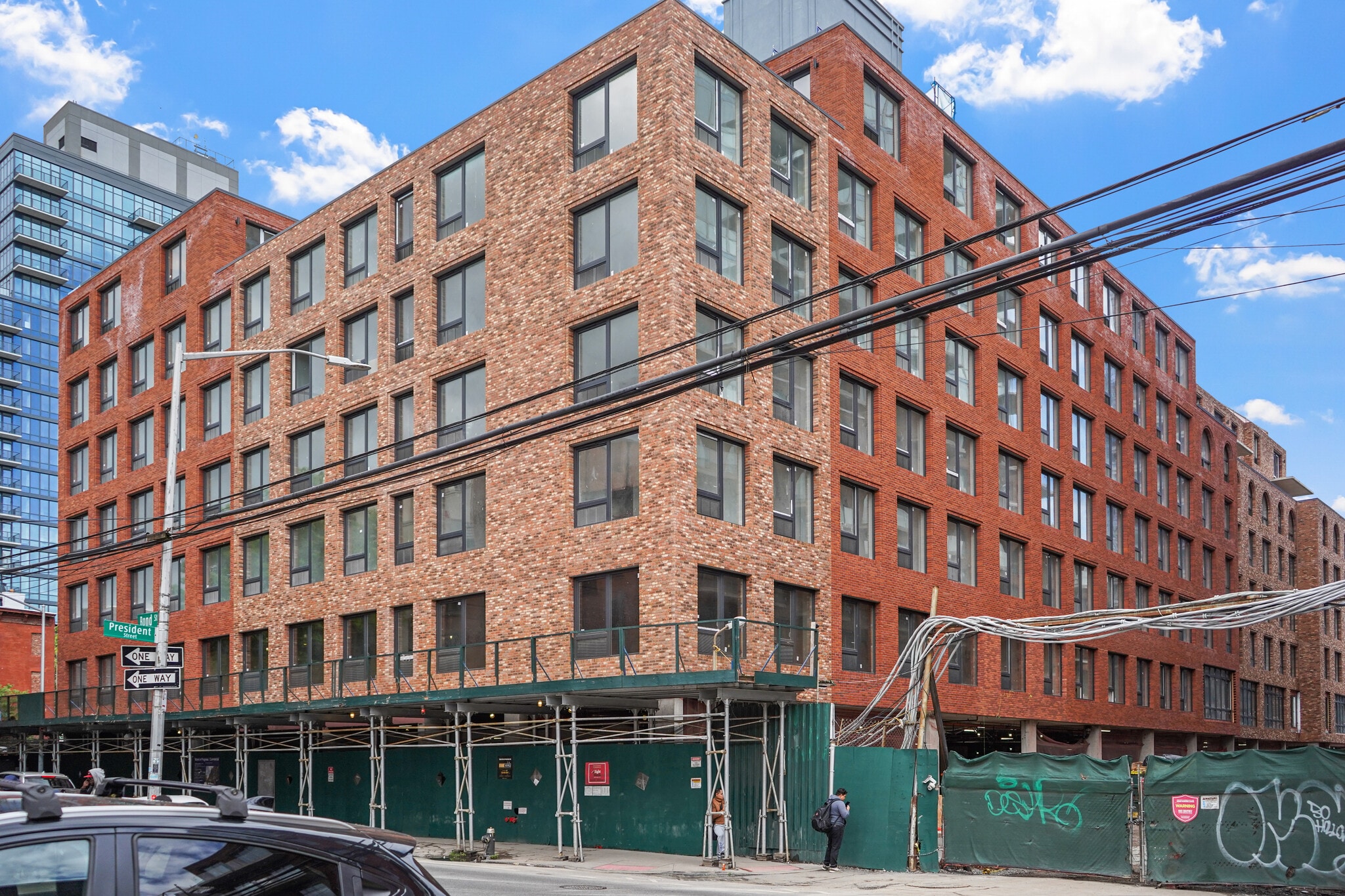 325 Bond Street, Brooklyn, NY à louer Photo de l’immeuble– Image 1 sur 3
